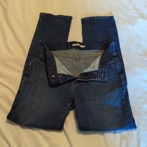 Perfect Waist Straight Levis 525